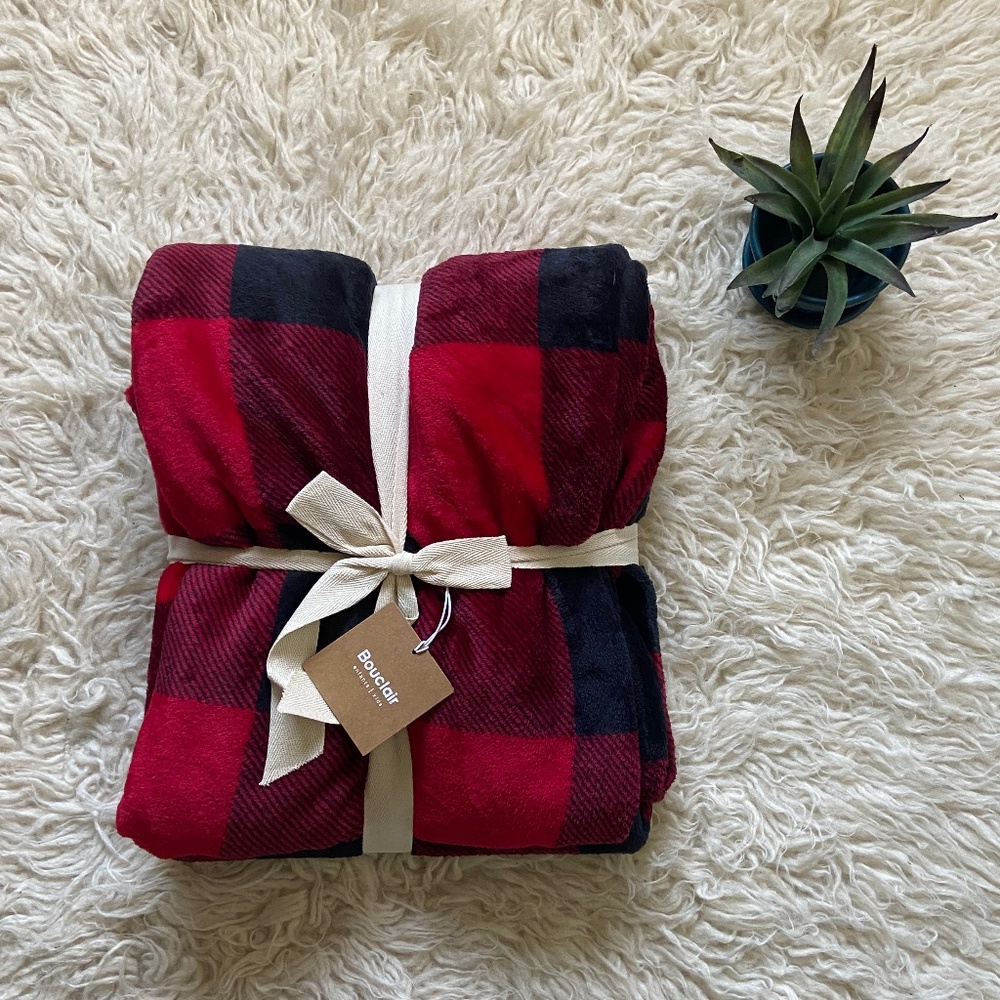 Bouclair Red Buffalo Plaid Fleece Throw NWT
